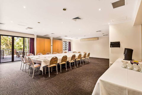 Quality Hotel Manor - Accommodation QLD 10