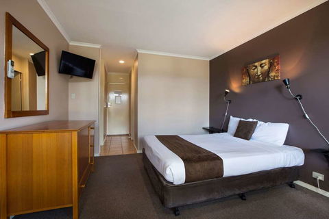 Burvale Hotel - Accommodation QLD 4