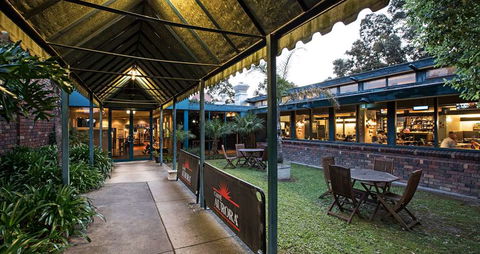 Burvale Hotel - Accommodation QLD 8