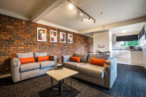 Nightcap At Manhattan Hotel - Accommodation QLD 8