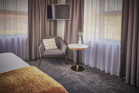 The Remington Orange - Accommodation QLD 10