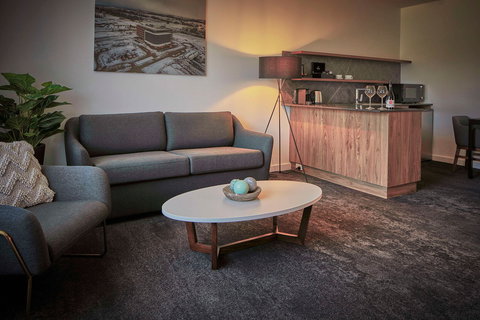 The Remington Orange - Accommodation QLD 11