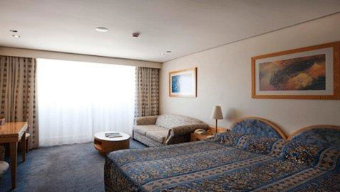 Coogee Sands Hotel & Apartments - Accommodation QLD 3
