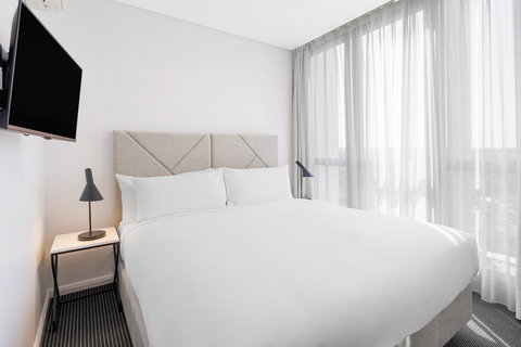 Meriton Suites Zetland - Accommodation QLD 3