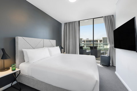Meriton Suites Zetland - Accommodation QLD 11