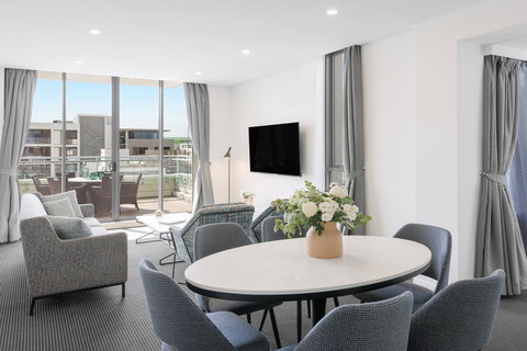Meriton Suites Zetland - Accommodation QLD 12