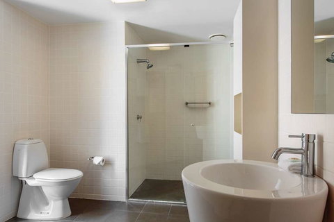 Evolution Apartments - Accommodation QLD 3