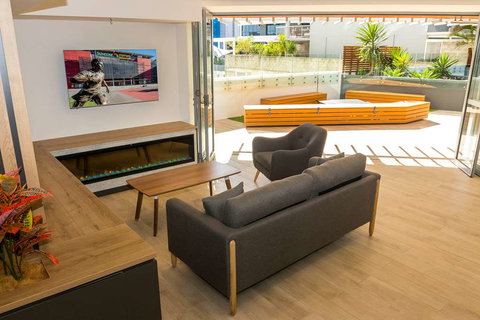 Evolution Apartments - Accommodation QLD 6