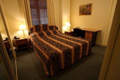 ULTIQA Rothbury Hotel - Accommodation QLD 4