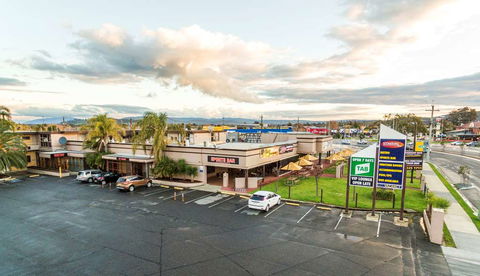 Boomerang Hotel - Accommodation QLD 1