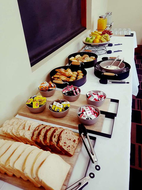 Boomerang Hotel - Accommodation QLD 12