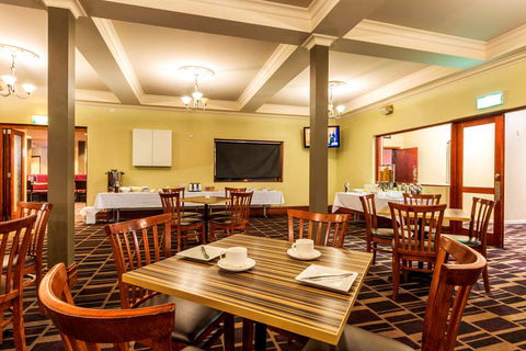 Boomerang Hotel - Accommodation QLD 15