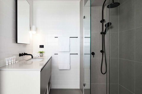 The Chen - Art Series - Accommodation QLD 3