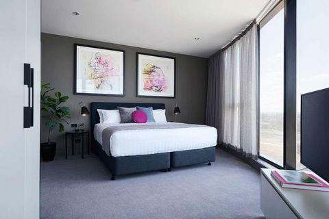 The Chen - Art Series - Accommodation QLD 8