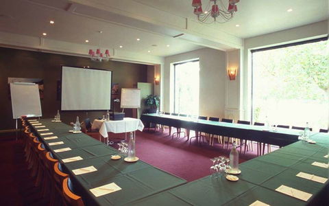 Best Western Plus The Tudor-Box Hill - Accommodation QLD 8