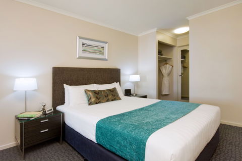 Pacific Suites Canberra - Accommodation QLD 4