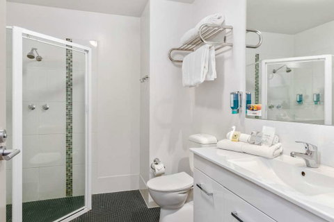 Quality Hotel Dickson - Accommodation QLD 3