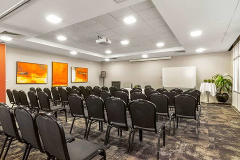 Quality Hotel Dickson - Accommodation QLD 9
