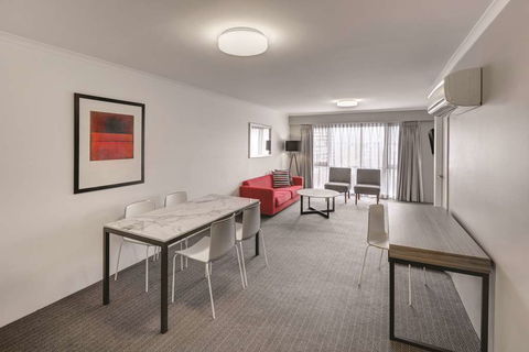 Adina Serviced Apartments James Court - Accommodation QLD 5