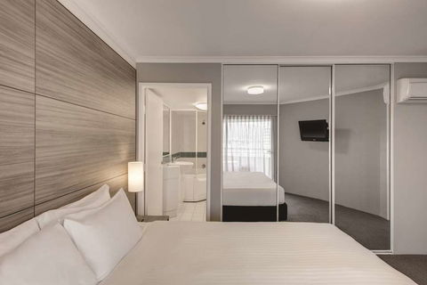 Adina Serviced Apartments James Court - Accommodation QLD 10