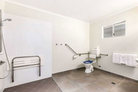 Econo Lodge Beachside - Accommodation QLD 17