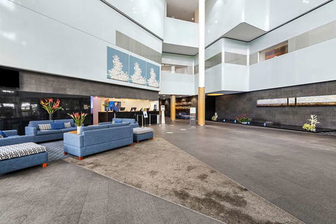 Shangri-La Hotel, The Marina - Accommodation QLD 2