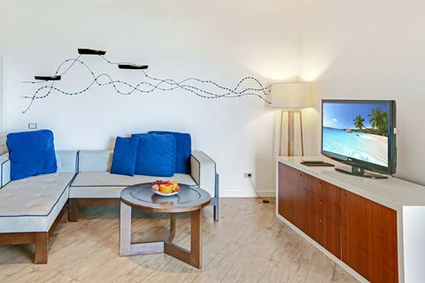 Shangri-La Hotel, The Marina - Accommodation QLD 4