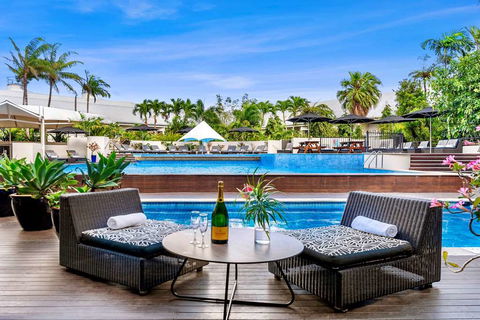 Shangri-La Hotel, The Marina - Accommodation QLD 6