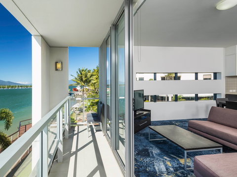 Sebel Cairns Harbour Lights - Accommodation QLD 7