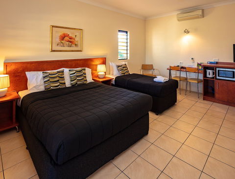 Cairns Queenscourt - Accommodation QLD 7