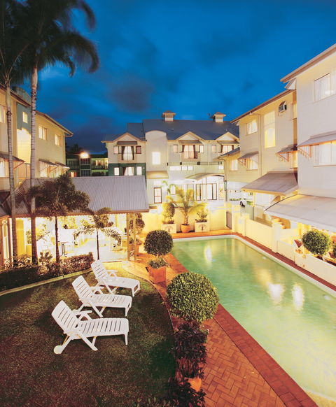 Cairns Queenscourt - Accommodation QLD 9