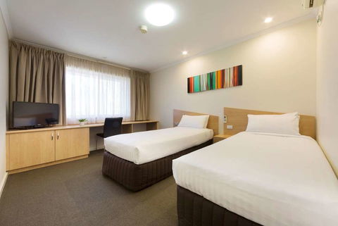 Ramada Encore By Wyndham Belconnen - Accommodation QLD 1
