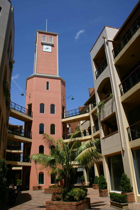 Carlton Clocktower On Lygon - Accommodation QLD 0