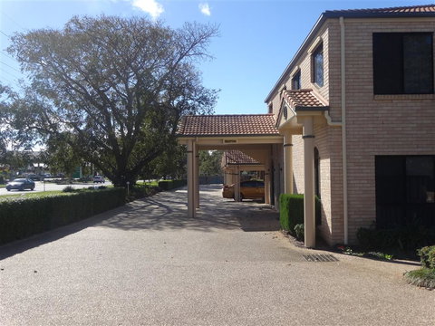 Best Western Tuscany on Tor Motor Inn - Accommodation QLD 2