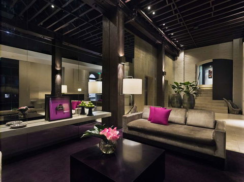 Establishment Hotel - Accommodation QLD 2