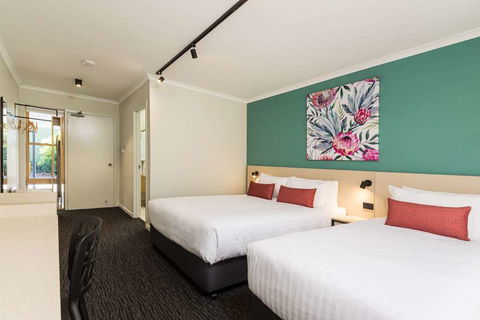 NIghtcap at Balaclava Hotel - Accommodation QLD 2