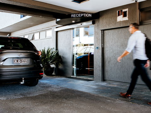 Astor Inn - Accommodation QLD 0