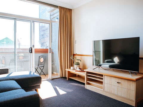 Astor Inn - Accommodation QLD 1