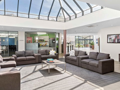 Ibis Styles Eagle Hawk Canberra Resort - Accommodation QLD 0