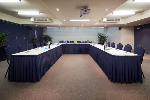 Canberra Parklands Central - Accommodation QLD 2