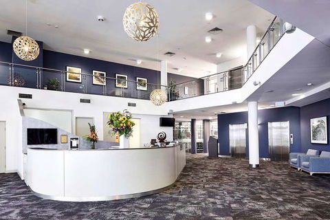 Quality Hotel Dickson - Accommodation QLD 0