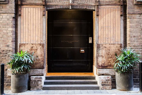 Establishment Hotel - Accommodation QLD 1