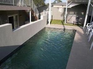Aston Hill Motor Lodge - Accommodation QLD 2