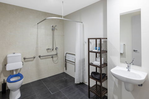 Meriton Serviced Apartments North Sydney - Accommodation QLD 0