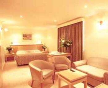 Hotel Crest On Barkly - Accommodation QLD 1