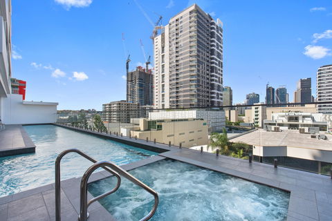 Arise Ivy And Eve - Accommodation QLD 1