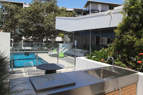 Code Apartments - Accommodation QLD 2