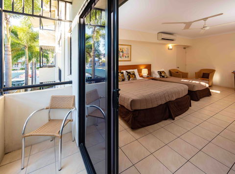 Cairns Queenscourt - Accommodation QLD 2