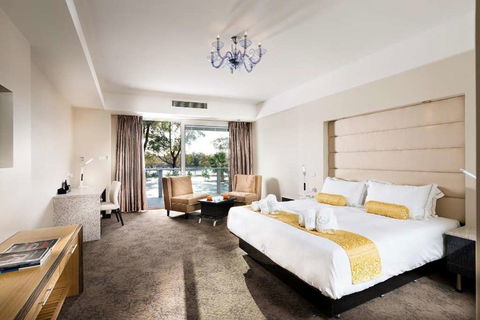 Swan River Hotel - Accommodation QLD 2