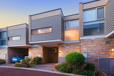 Smiths Beach Resort - Accommodation QLD 2